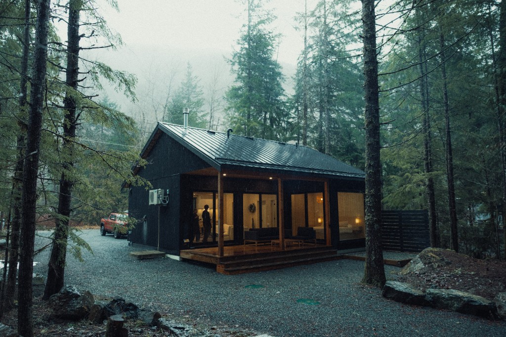 Hewing Haus cabin in the forest